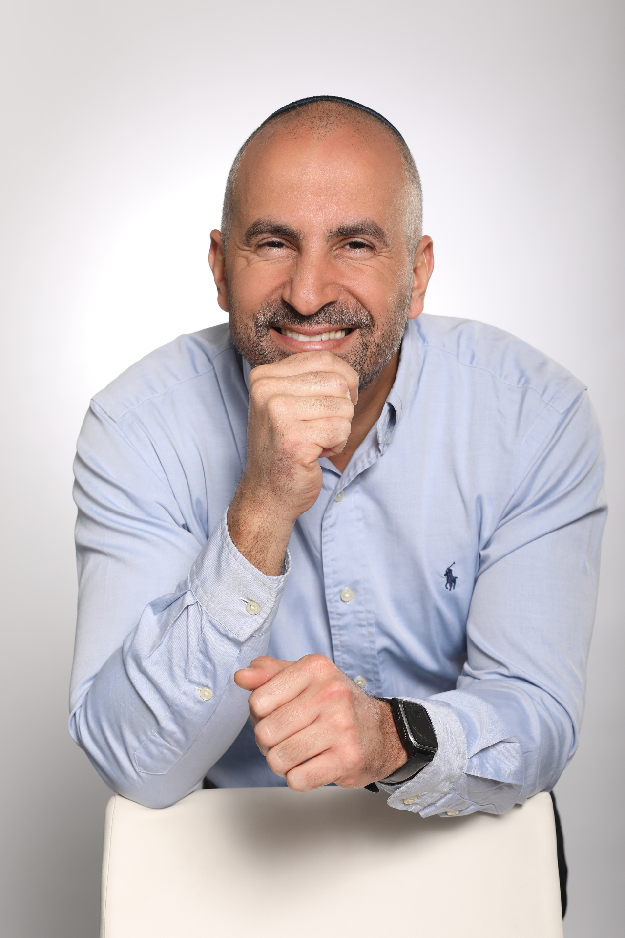 זיו הדר — סוכן פיננסי ומלווה משפחות